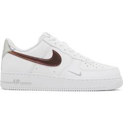 NIKE Air Force 1 '07 Low M - White/Wolf Grey/Metallic Silver/Picante Red