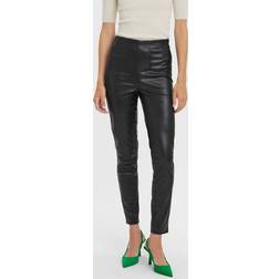 Vero Moda Slim Fit Hose in Lederoptik - Black