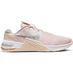 Nike Metcon 8 W - Light Soft Pink/Light Orewood Brown/White/Metallic Silver