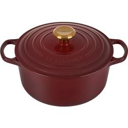 Le Creuset Signature Round Casserole 24cm Garnet with lid