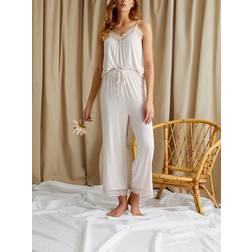 Pretty You London Bamboo Lace Cami Cropped Trouser Pyjama Set in Powder Puff