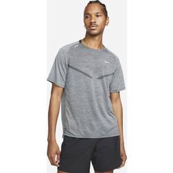 Nike Running Techknit Ultra t-shirt in grey-Black2XL