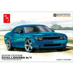 Amt 1/25 2009er Dodge Challenger R/T modellbyggsats, olika