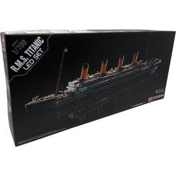 Academy RMS Titanic LED Model Set 1:700