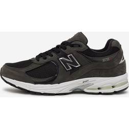 New Balance Men's 2002R