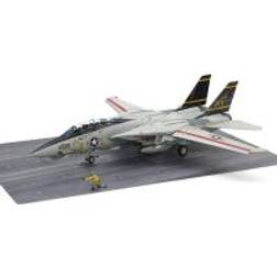 Tamiya Gruman F-14A Tomcat with Carrier Launch Model Kit