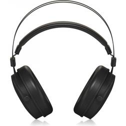 Behringer Omega