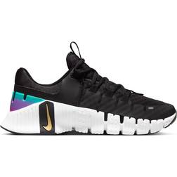 Nike Free Metcon 5 Premium W - Black/White/Fireberry/Metallic Gold