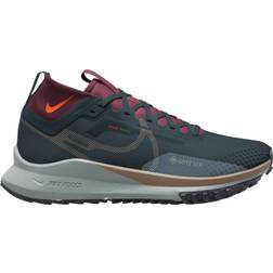 NIKE Pegasus Trail 4 GTX W - Deep Jungle/Night Maroon/Ashen Slate/Khaki