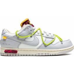 Nike x Dunk Low Lot 46 of 50 - Gray