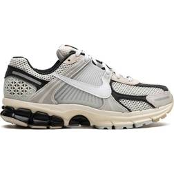 Nike Air Zoom Vomero 5 M - White/Igloo/Black/Neutral Grey