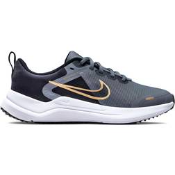 NIKE Downshifter 12 GS - Cool Grey/Black/White/Metallic Gold