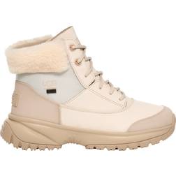 UGG Yose Fluff V2 - White/Pine