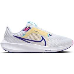 Nike Pegasus 40 M - White/Photon Dust/Fierce Pink/Deep Royal Blue