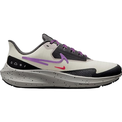 NIKE Air Zoom Pegasus Shield W - Light Bone Vivid Purple Cobblestone