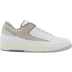 NIKE Air Jordan 2 Retro Low M - White/Sanddrift/Neutral Grey/Cement Grey