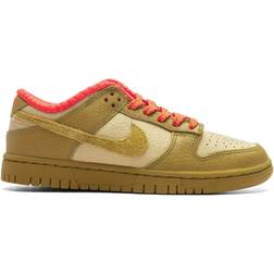 Nike Dunk Low - Sesame/Picante Red/Bronzine