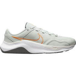 Nike Legend Essential 3 Next Nature M - Light Silver/Iron Grey/Bright Mandarin/Summit White