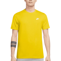 Nike Sportswear Club Men's T-shirt - Lightning