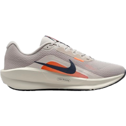 Nike Downshifter 13 M - Light Iron Ore/Total Orange/Sail/Thunder Blue