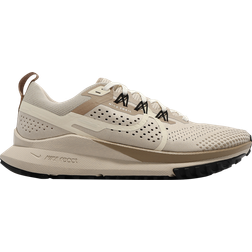 Nike Pegasus Trail 4 W - Sanddrift/Pearl White/Sail/Coconut Milk