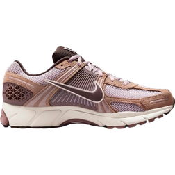 NIKE Zoom Vomero 5 M - Dusted Clay/Platinum Violet/Smokey Mauve/Earth