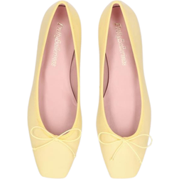 Pretty Ballerinas - Camille