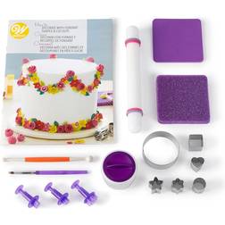 Wilton Fondant Shapes and Cut-Outs Kit Tårtdekoration