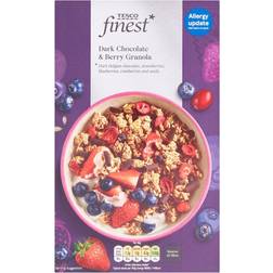 Tesco Finest Chocolate & Berry Granola 500g 1pack