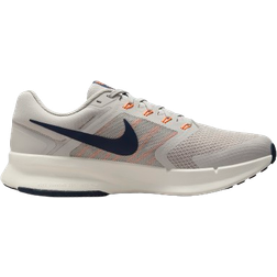 Nike Run Swift 3 M - Light Iron Ore/Sail/Total Orange/Thunder Blue
