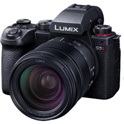 Panasonic Lumix DC-S5II + 28-200mm