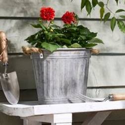 Dibor Traditional Medium Ribbed Metal Flower Plant Pot Garden Planter