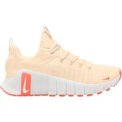 NIKE Free Metcon 6 W - Guava Ice/Light Wild Mango/White