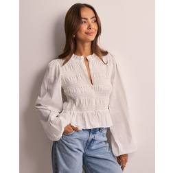 Nelly Hvid Flirty Smock Blouse