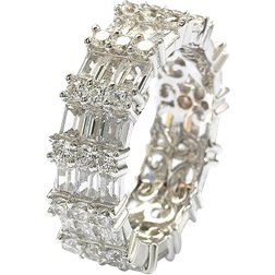 Suzy Levian Baguette Modern Eternity Band - Silver/Transparent