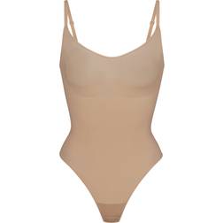 SKIMS Everyday Sculpt Bodysuit - Clay