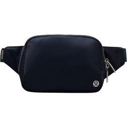 Lululemon Everywhere Belt Bag Large 2L - True Navy/Silver