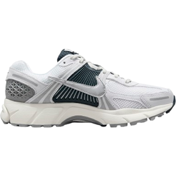 Nike Zoom Vomero 5 W - White/Armory Navy/Sail/Metallic Silver