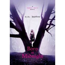 Born at Midnight (Häftad, 2011)