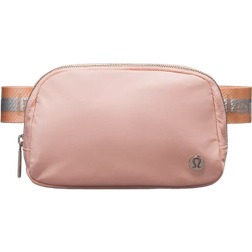 Lululemon Everywhere Belt Bag 1L - Pink Mist/Silver/White Opal