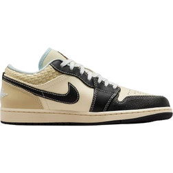 NIKE Air Jordan 1 Low SE M - Coconut Milk/Muslin/Team Gold/Black