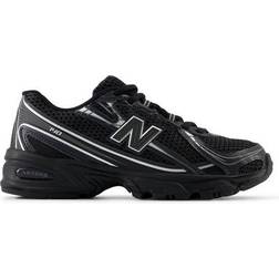 New Balance Grade School Shoe - Black/Silver