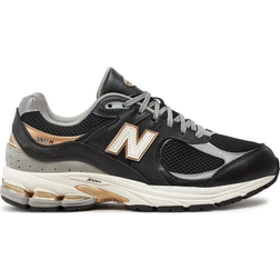 New Balance 2002R M - Black/Sea Salt/Gold Metallic