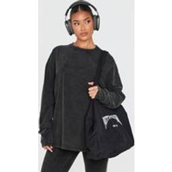 PrettyLittleThing Embossed Logo Washed Long Sleeve T-shirt - Black