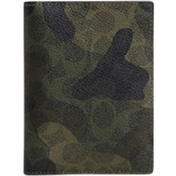 Coach Passport Card Case In Signature Camo Print - Qb/Dark Shamrock Multi