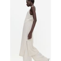 H&M Geripptes Strickkleid - Weiß