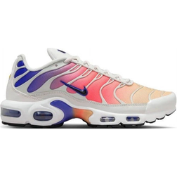 NIKE Air Max Plus W - Platinum Tint/Persian Violet/Light Wild Mango/Black