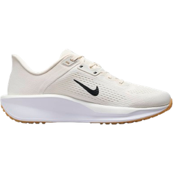 Nike Quest 6 W - Phantom/Sail/Pale Ivory/Metallic Gold