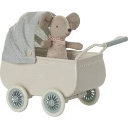 Maileg Mint Barnevogn inkl. Baby Mus