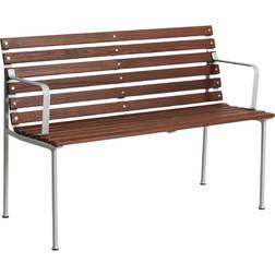 Hay Traverse Trädgårsbänk Med Armstöd Oiled Ash Träfärgad Trädgårdsbänk